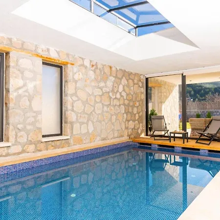 Saribelen Village 3 Bedroom 别墅